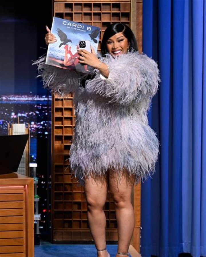 16 Photos of Cardi B Without Makeup That Will Shock You, See Below010