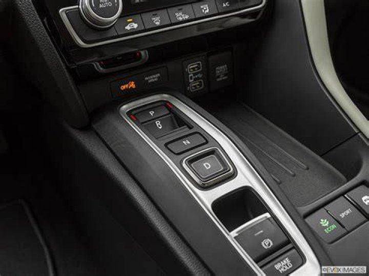 2019 Honda Insight Central Console Caricos