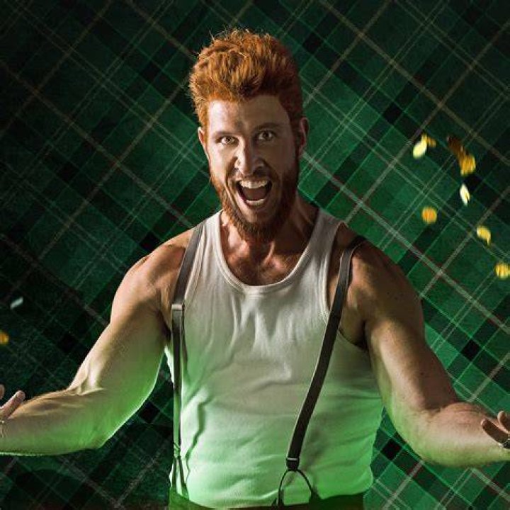 2932x2932 Pablo Schreiber As Mad Sweeney In American Gods 4k Ipad Pro