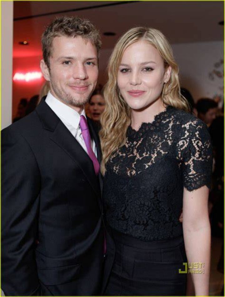 Abbie Cornish 2023 Boyfriend, net worth, tattoos, smoking & body