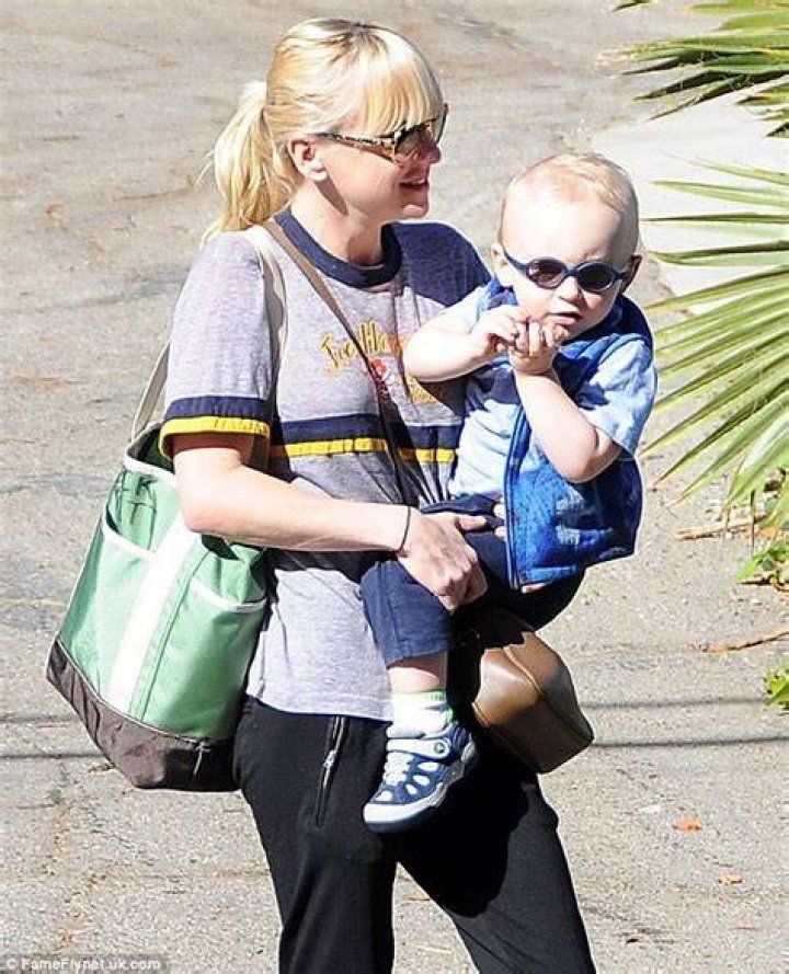 Anna Faris cuddles son Jack after husband Chris Pratt revealed his