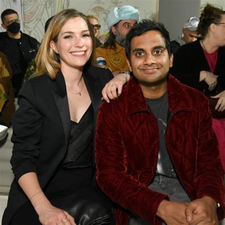 Aziz Ansari Girlfriend, Wife, Parents, Brother, Height, Net Worth, Wiki