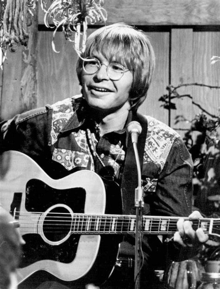 Biography of John Denver Country Folk Singer and Songwriter John