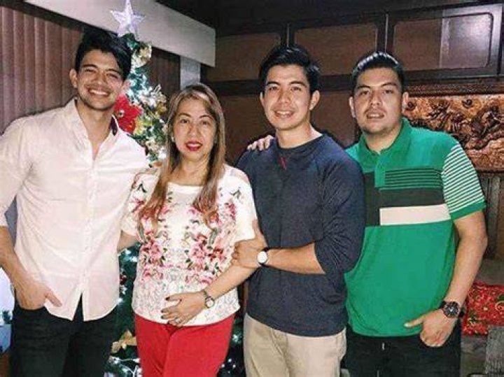 Brothers Rodjun and Rayver Cruz are adorably cute in these throwback