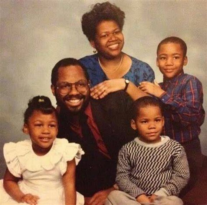 Childish Gambino Parents 2560x2048 Wallpaper teahub.io