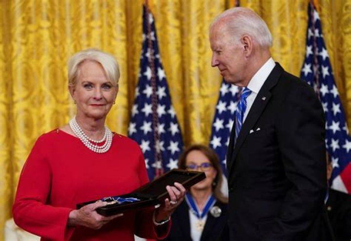 Cindy McCain Salary, Net worth, Bio, Ethnicity, Age Networth and Salary