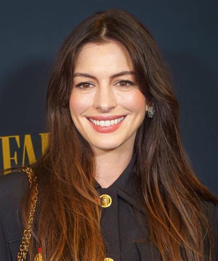 Does Anne Hathaway Have a Sister Uncovering the Truth About Her