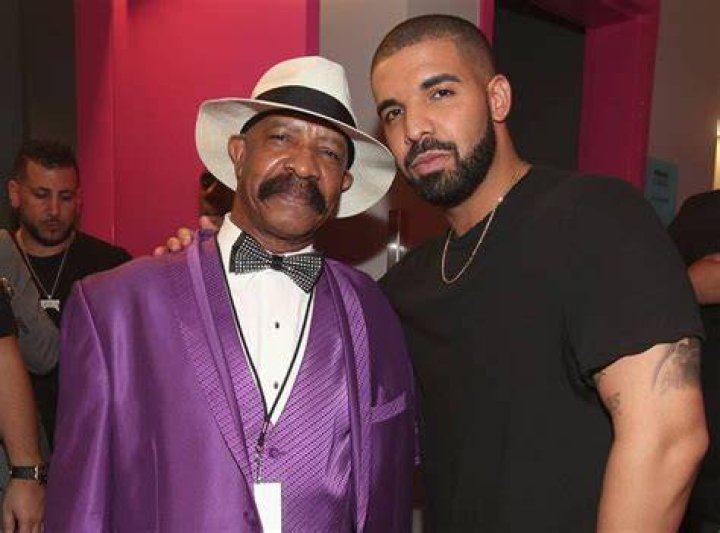 Drake contesta a las afirmaciones de su padre de que miente en sus letras