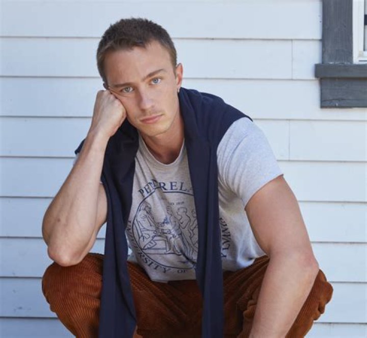 Drew Starkey's Weight: Uncovering The Secrets Behind His Transformation