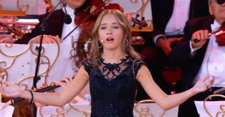 Emma Kok (15) gaat op wereldtournee met André Rieu YouTube