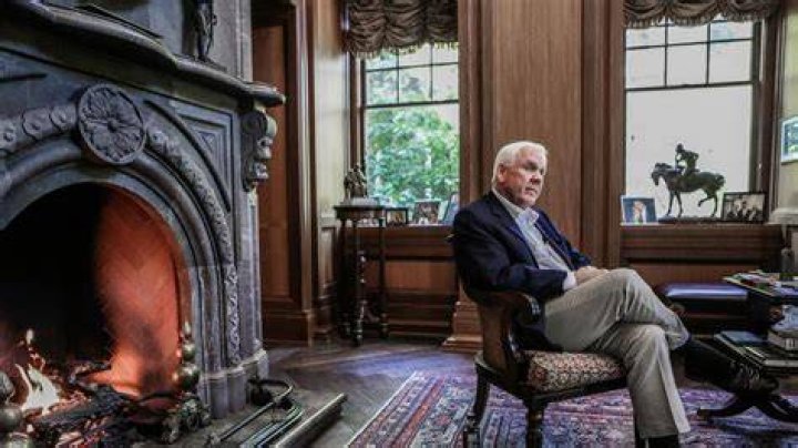 Harlan Crow Still Wants You To Take His Word That There's Nothing Fishy About His Relationship