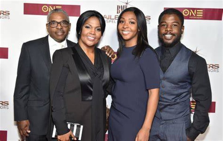 Is CeCe Winans Married? Children, Husband & Family Explored!