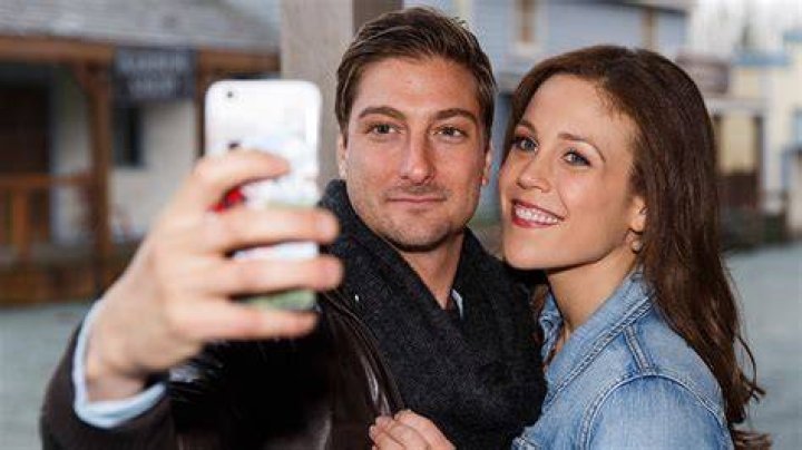 Is Daniel Lissing Erin Krakow's boyfriend? Dating in real life?