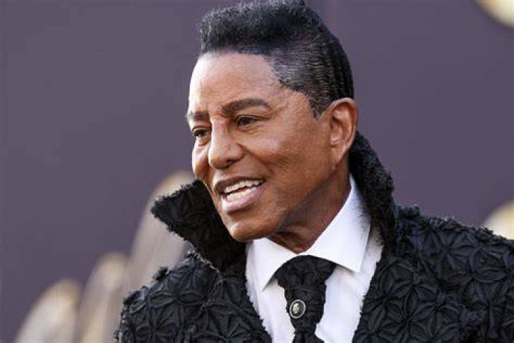Jermaine Jackson Out and About in Los Angeles (12/11/2015)