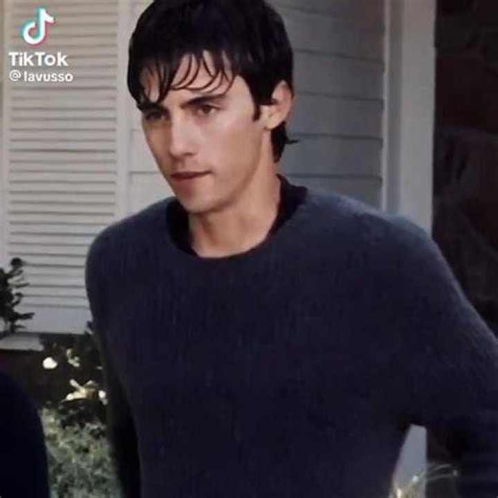 Jess Mariano Edit [Video] in 2022 Cute boys, Disney funny, Gilmore