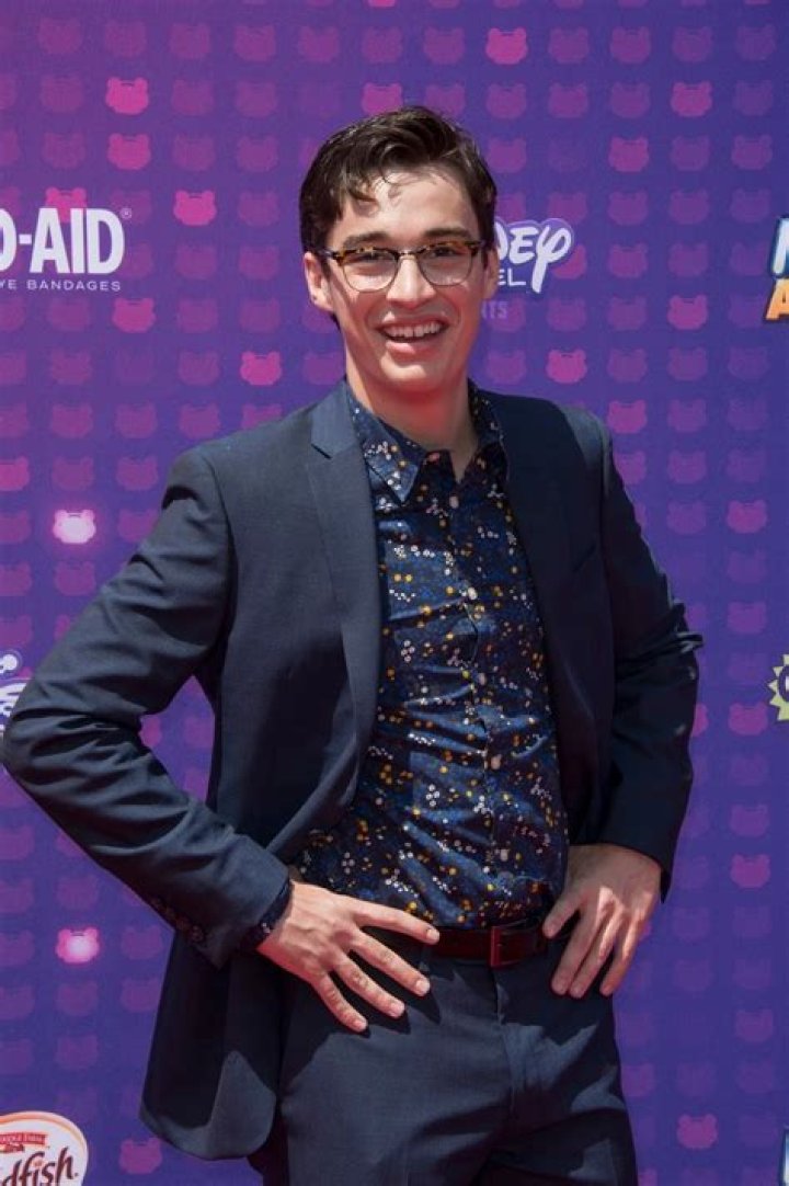 Joey Bragg Bio, Wiki, Net Worth, Dating, Girlfriend, Family, Height