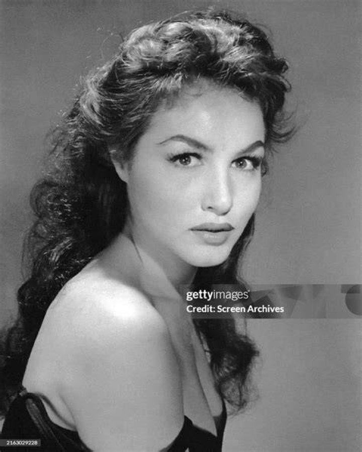 Julie Newmar The Complete "Pioneers of Television" Interview YouTube
