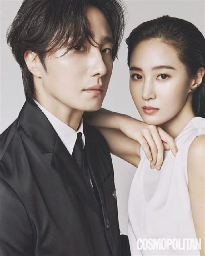 Jung Il Woo and Yuri in Cosmopolitan Korea Magazine. Vol 22. No. 249