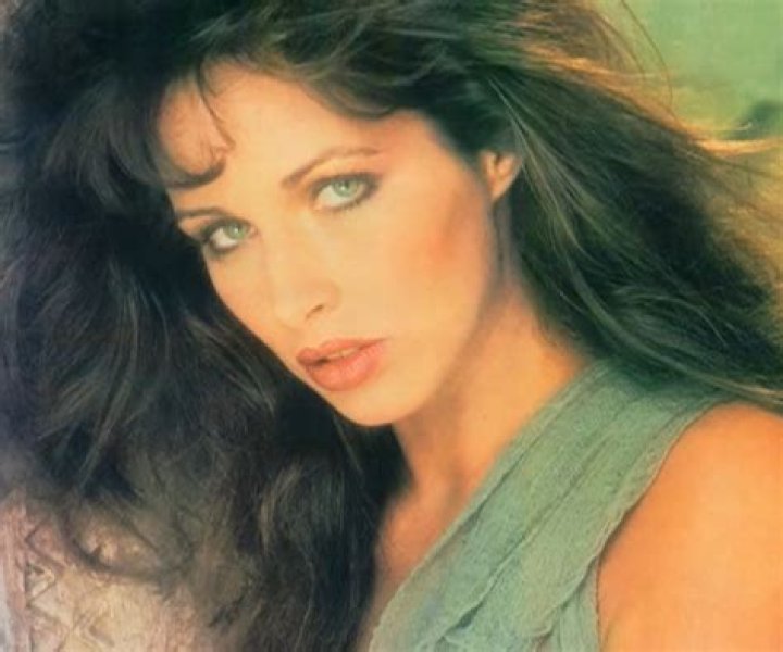 Karen Velez Biography Facts, Childhood, Family Life & Achievements