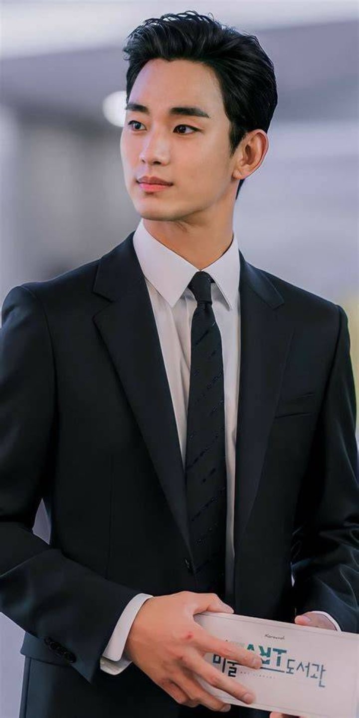 Kim Soohyun Movies, Bio and Lists on MUBI
