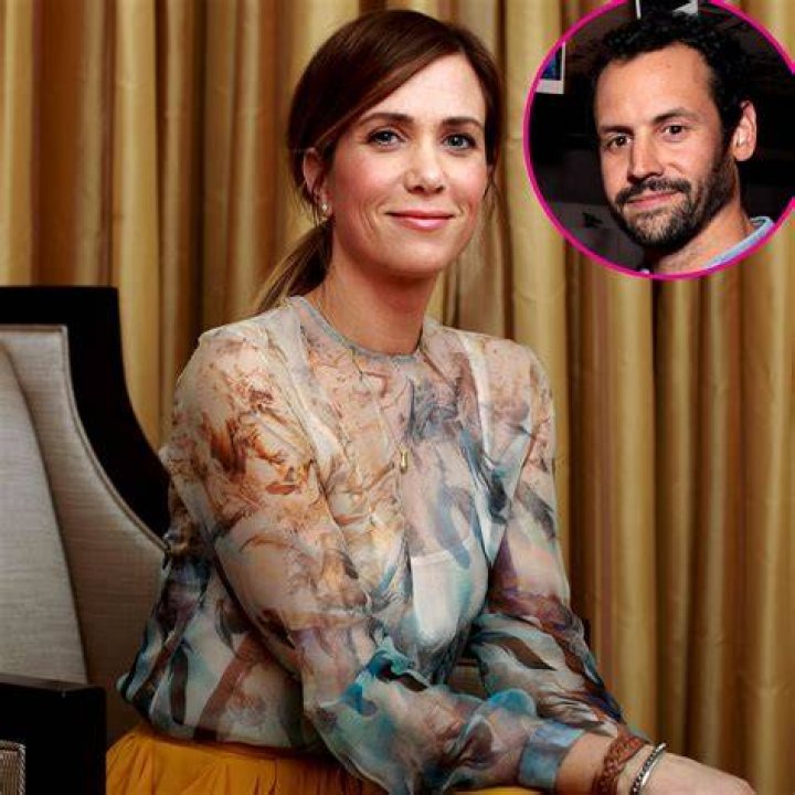 Kristen Wiig and Fianc&eacute; Avi Rothman Twins Via Surrogate