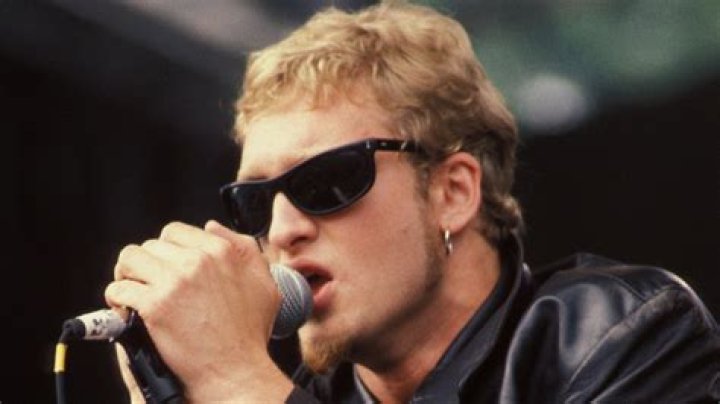 Layne Staley His Time In Alice In Chains And His Tragic Death