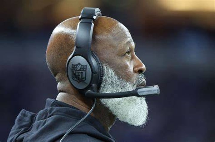 Lovie Smith Past Teams Coached, Beard, Net Worth, Salary, Family