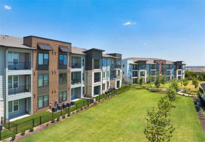 MAA Windmill Hill Apartments for Rent in TX MAA