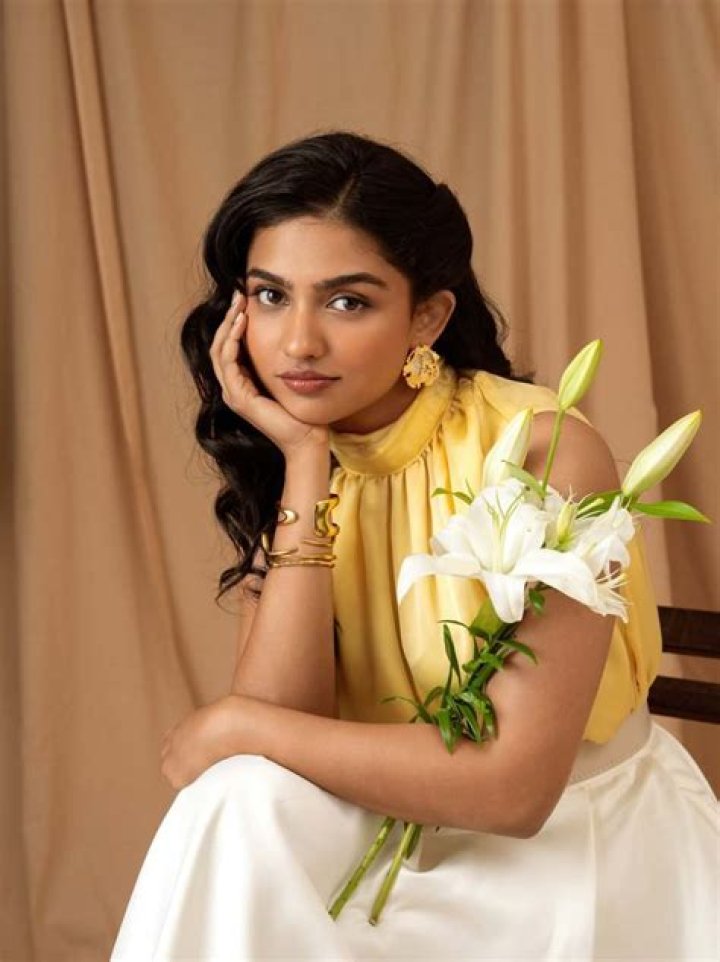 Mamitha Baiju Real Life 2022, Family, Career, Education