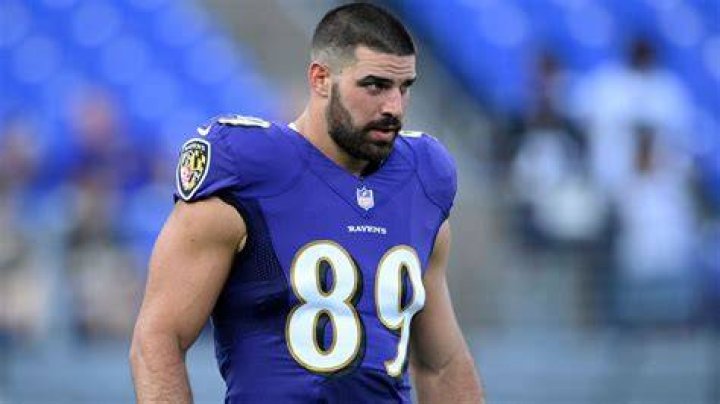Mark Andrews' Net Worth, Height, Age, & Personal Info Wiki The New