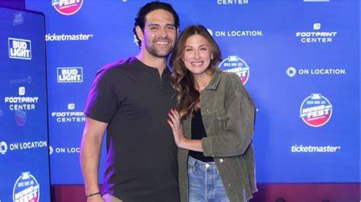 Mark Sanchez Fianc&eacute;e Is a Famous Actress Facts about Perry Mattfeld