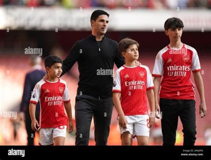 Mikel Arteta with his kids after the game,London 15th May 2016.Arsenal