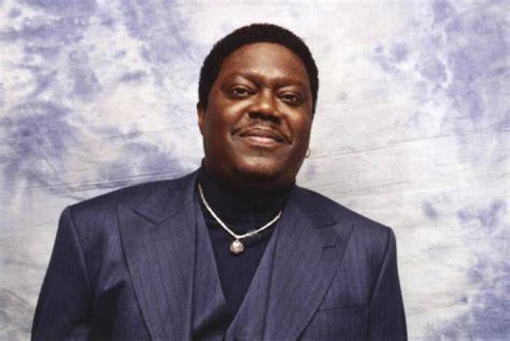 Mobil Intermediar Luciu bernie mac rhonda mccullough Dulap fundal Demon