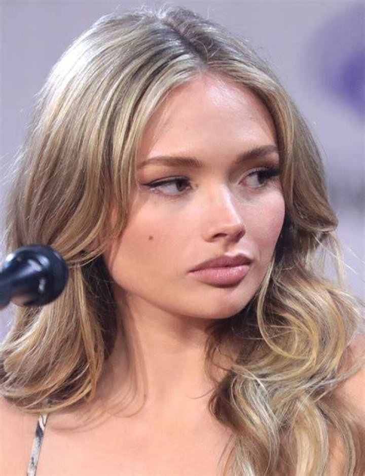 Natalie Alyn Lind in The Goldbergs The goldbergs, Natalie alyn