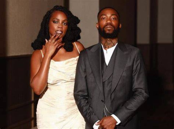 Novi Brown Husband Is She Married To Boyfriend Malcolm Cook