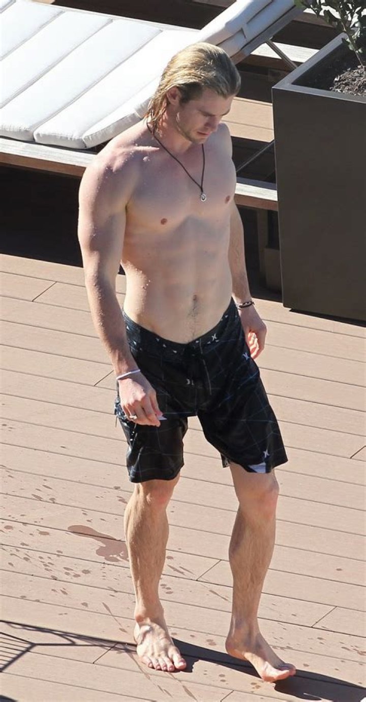 Only Feet Chris Hemsworth