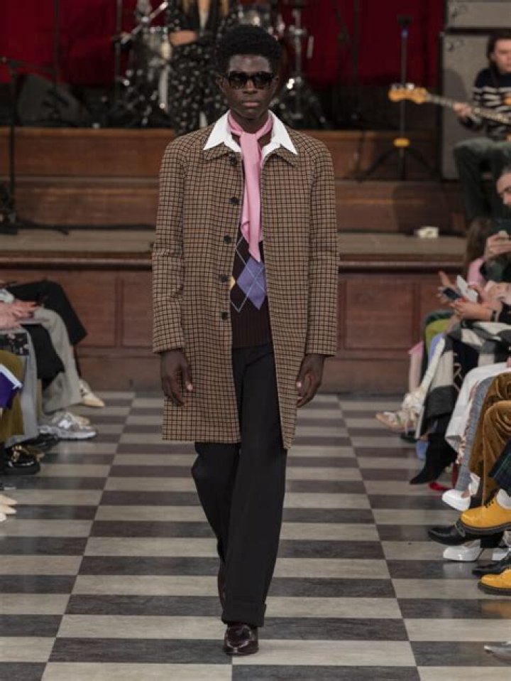 PAUL SMITH&rsquo;S AW23 WOMEN&rsquo;S COLLECTION MAKES AN ELEGANT DEBUT IN PARIS What We Adore