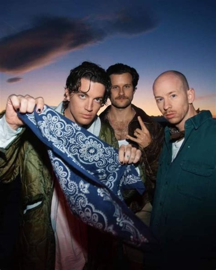 Pin by Rhashel Shel on • Music//Movies//