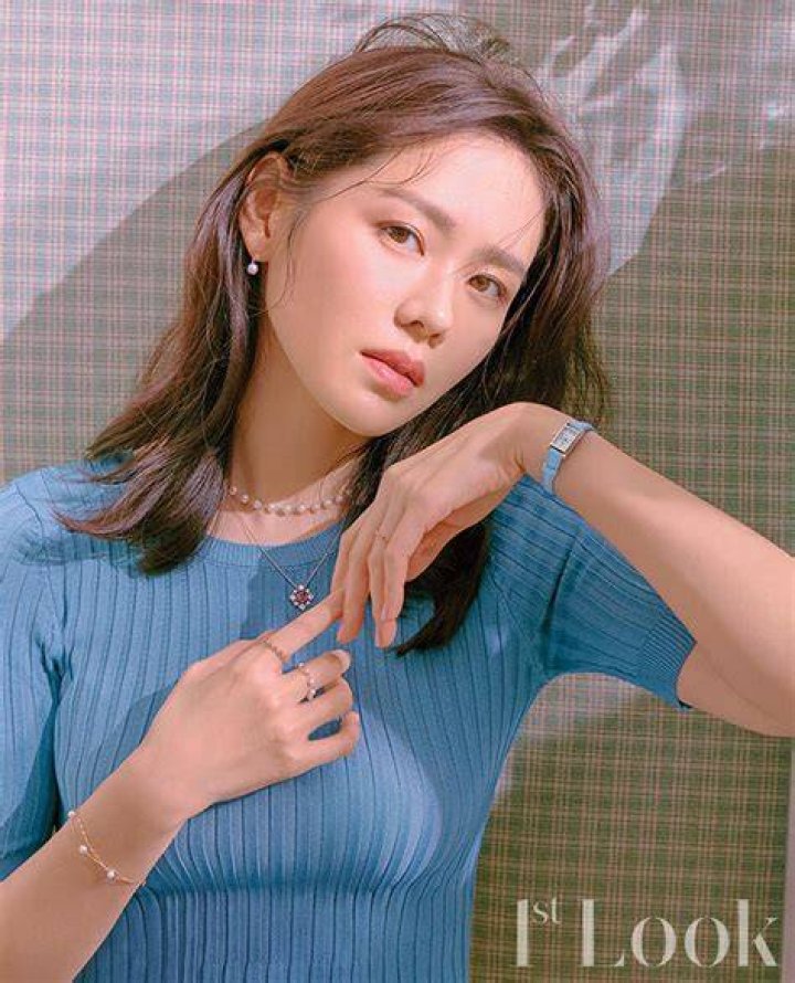 Profil, Biodata dan Fakta Son Ye Jin, Aktris Peraih Penghargaan