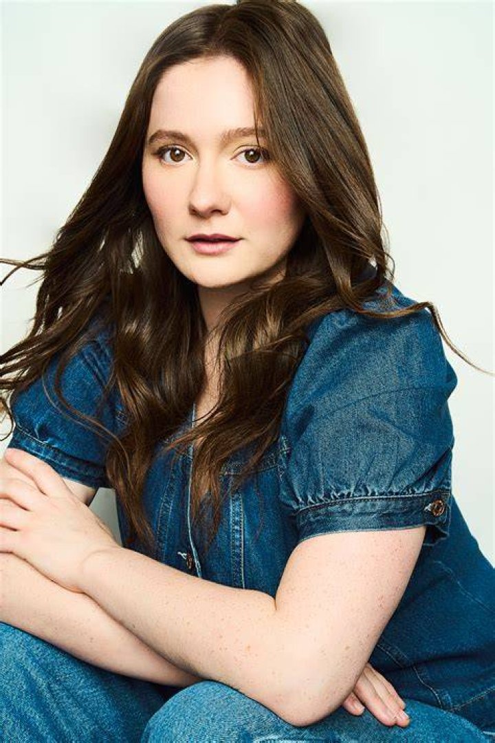 Roseanne actress Emma Kenney seeking treatment for 'bad behavior' Daily Mail Online