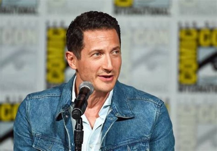 Sasha Roiz Net Worth 2024 Wiki Bio, Married, Dating, Family, Height