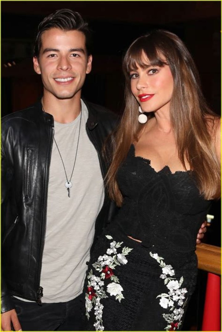 Sof&iacute;a Vergara Celebrates Son Manolo's 31st Birthday with Family Brunch