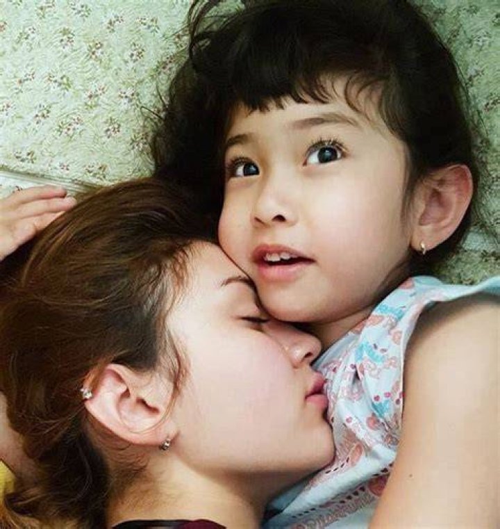 Somi and Evelyn! Sister bonding time! I.O.I JeonSomi Somi, Jeon