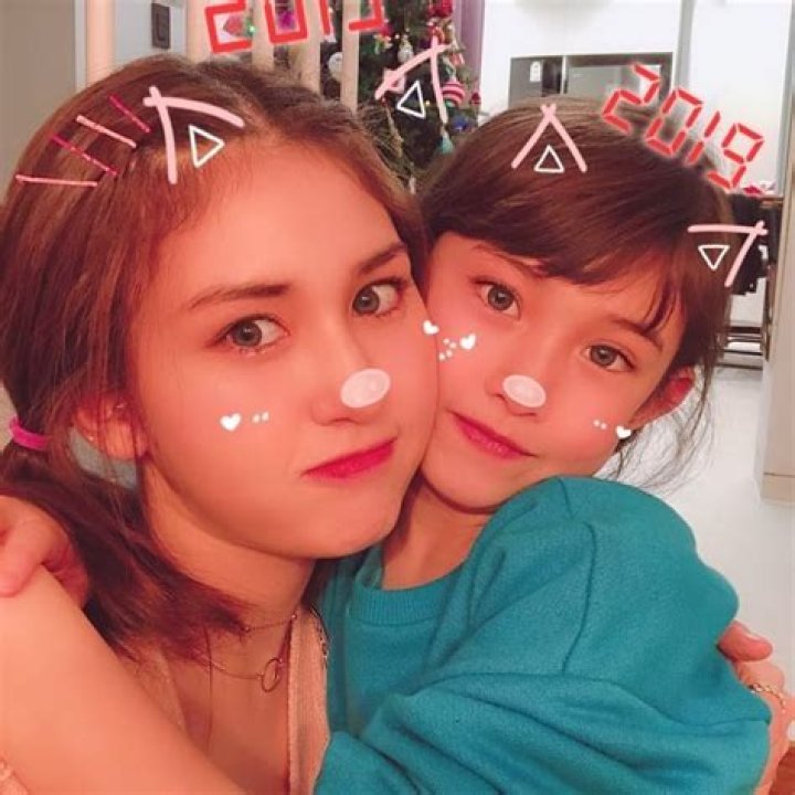 Somi Being Annoying AF To Her Sister Is Triggering Her Younger Sibling