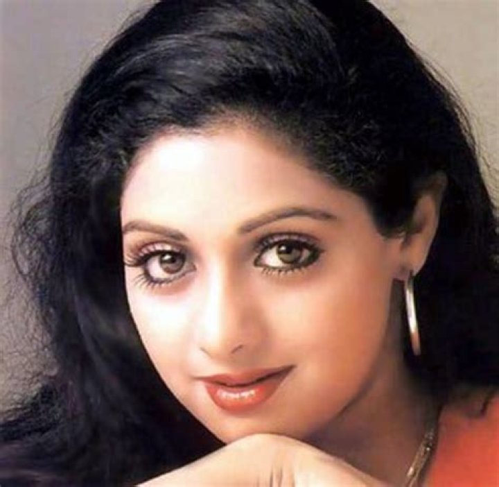 Sridevi's daughter Janhvi thanks Madhuri Dixit for stepping into late