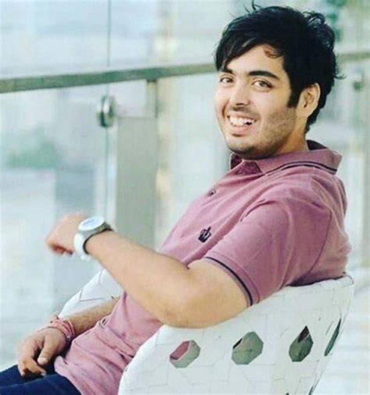 These pictures prove Anant Ambani is very close to his family