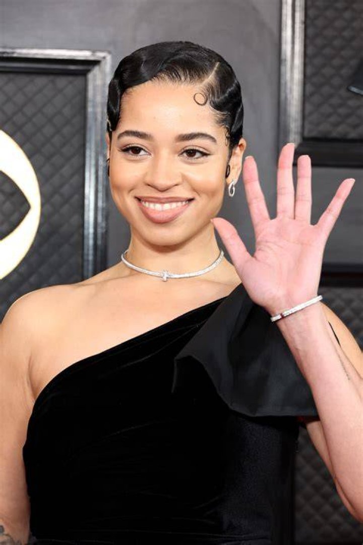 Top 43+ imagen ella mai ethnic background thpthoangvanthu.edu.vn
