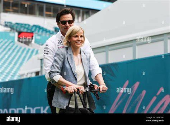 Toto Wolff 2024 Wife, net worth, tattoos, smoking & body facts Taddlr