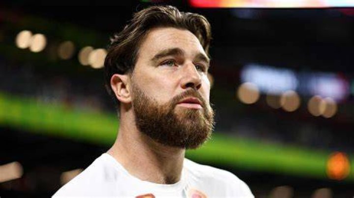 Travis Kelce Age, Net Worth, Girlfriend, Family and Biography (Updated