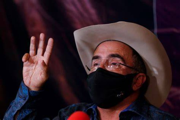 Vicente Fern&aacute;ndez Jr. tiene coronavirus